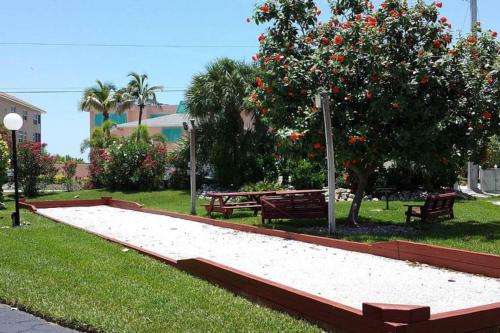 Runaway Bay Condos - image 2