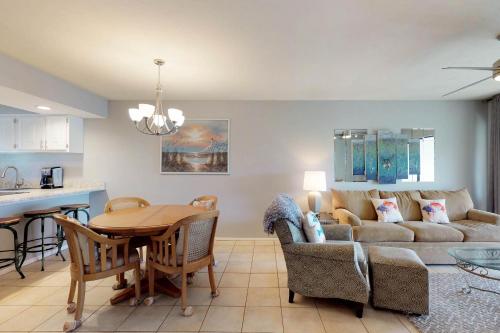 Runaway Bay Condos - image 13