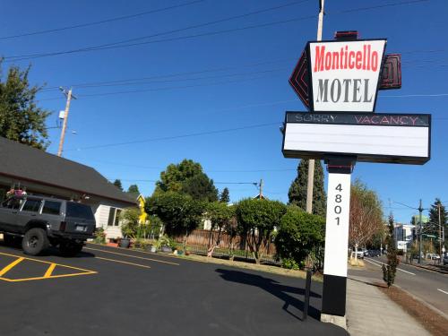 B&B Portland - Monticello Motel - Bed and Breakfast Portland