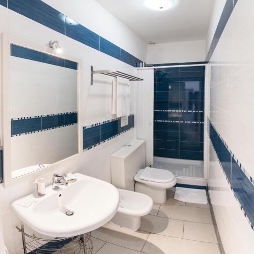 B&B Solimena Room Type - Quadruple Room with Bathroom
