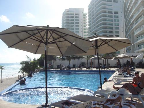 Beachfront club zone 1 bedroom condo, Cancún