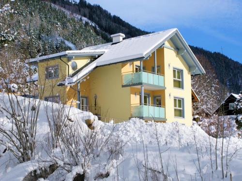Appartementhaus Monika, Unterkunft in Flattach