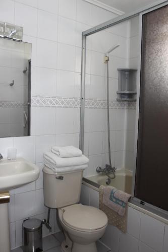 Standard Quadruple Room image 5