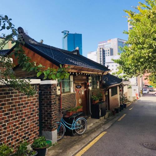 ICOS Guesthouse 1 - Female Only, Seul