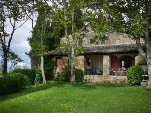 博爾戈魯奇楠洛班迪尼酒店 (Borgo Lucignanello Bandini) in 聖焦萬尼達索