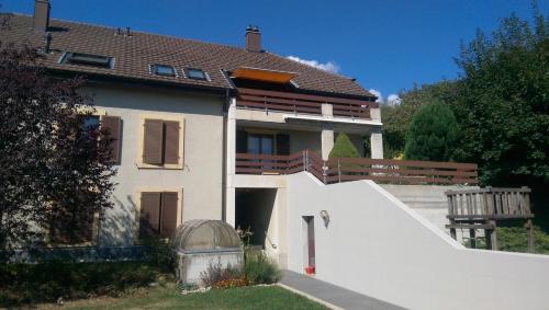 Utvendig, La Petite Fleur in Enges