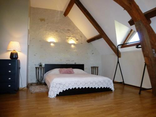 Le Logis de la Chouette in เฌอเนอวิต แทรฟ คูโนลต์