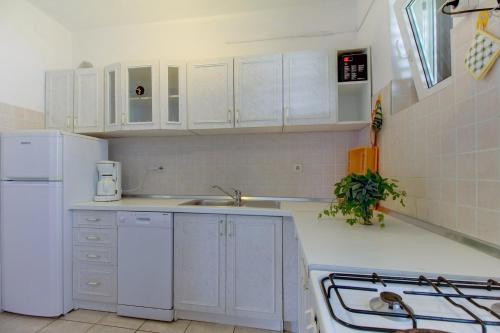  Apartments Helena in Mali Lošinj