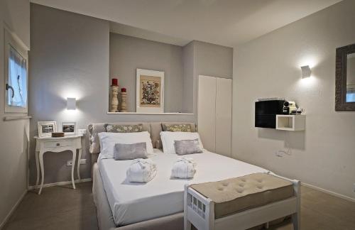 Riviera Carducci Rooms - image 4