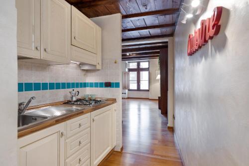 Rome As You Feel - Cancelleria Apartment in Navona, Rome (photo 9)
