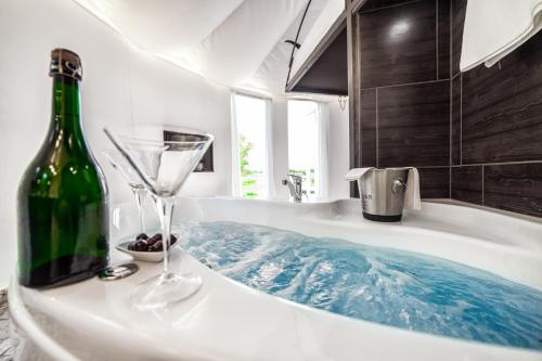 Kylpyhuone, Homoki Lodge - Nature Quest Resort - Adult Only in Ruzsa