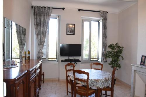 photo chambre Appartement place des marseillaises saint-charles