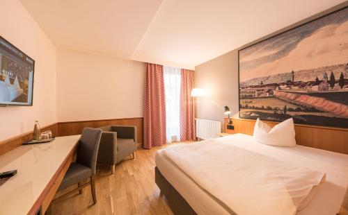 Hotel Bayerischer Hof - image 9