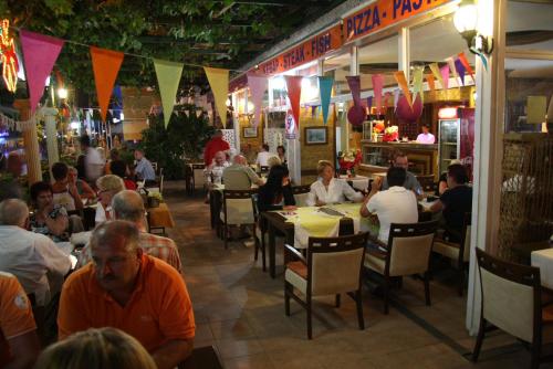Bayram Apart Hotel - image 10