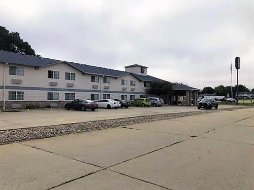Regency Inn Set in a prime location of Geneseo (IL), Americas Best Value Inn Geneseo puts everything the city has to offer just outside your doorstep. The property offers a wide range of amenities and perks to en