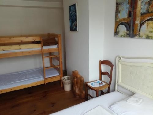 1 double bed, 2 bunk beds