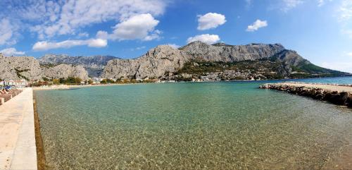  Perak in Omiš