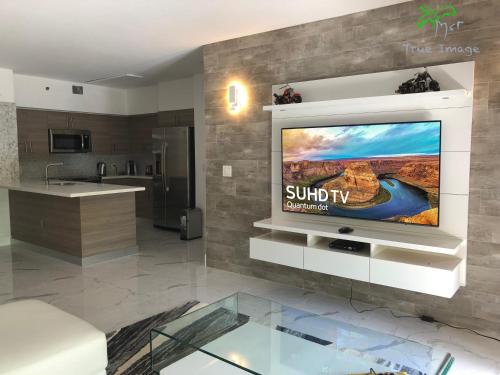 Yacht Club at Aventura 2 Bed 2 bath Luxurius Cozy Brand New photo 2
