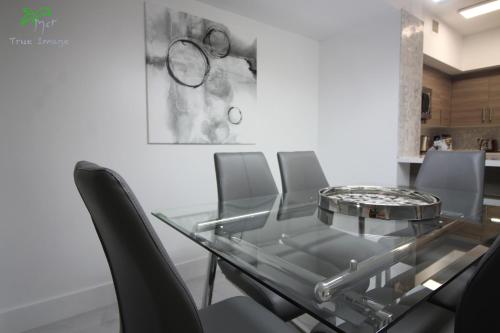 Yacht Club at Aventura 2 Bed 2 bath Luxurius Cozy Brand New in Aventura, USA