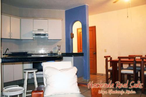 Hacienda Real Suits Ixtapa
