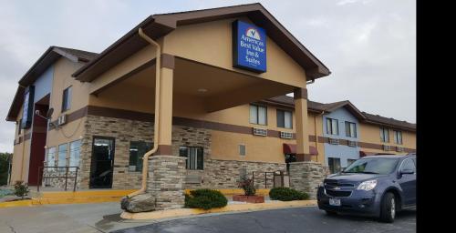 Americas Best Value Inn & Suites Harrisonville