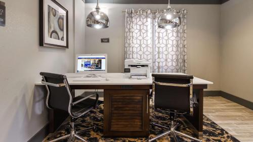 Best Western Plus Philadelphia-Choctaw Hotel and Suites - image 3