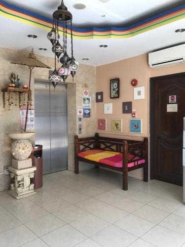 La Mode Sophia Hotel , Check in from 10am ,Check out at 10am Next day in Geylang