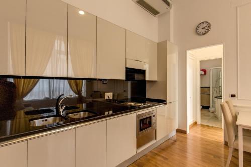 Apollo Apartments Colosseo - image 5