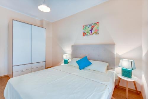 Venera & Anastasia Palace Apartments Set in a prime location of Sunny Beach, Anastasia Palace Apartment puts everything the city has to offer just outside your doorstep. The hotel has everything you need for a comfortable stay. Facilitie