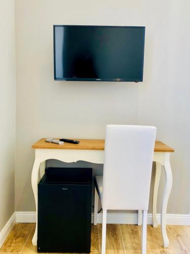 Audrey's Roman Holidays - Rome Suites & Rooms - image 8