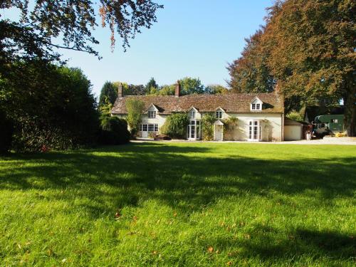 A szálláshely kívülről, West Cottage, Cerne Abbas Lane in Piddletrenthide