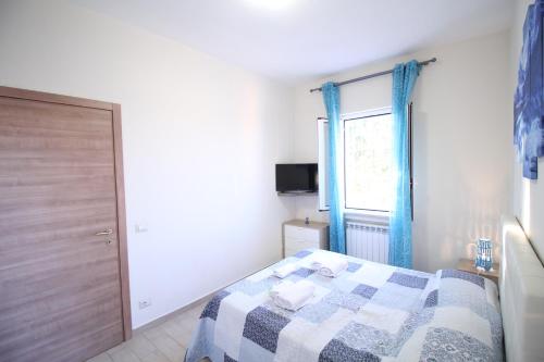 Anagnina Apartment - image 12