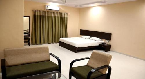 Hotel Varenya Inn in Yavatmal