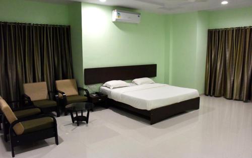 Hotel Varenya Inn in Yavatmal