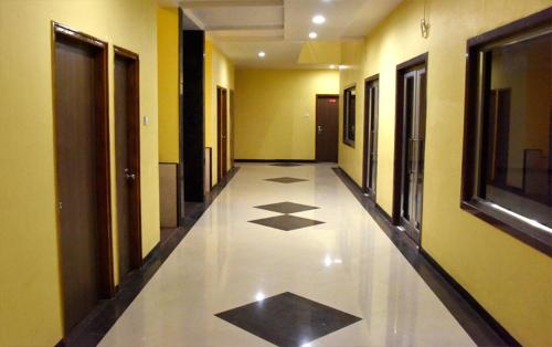 Hotel Varenya Inn in Yavatmal