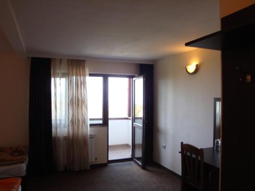 Family Hotel Diana - image 5