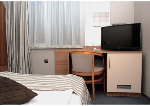 Triada Hotel - image 8