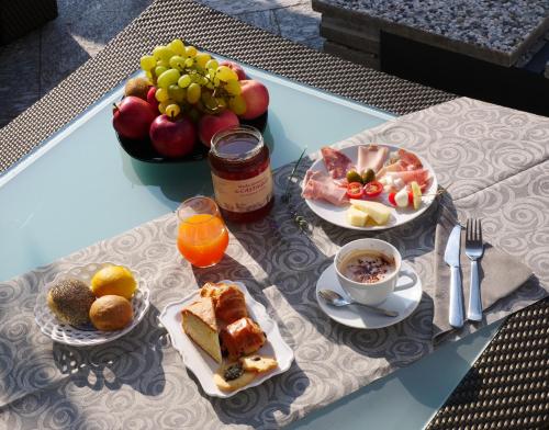 Food and beverages, Hotel Al Campanile - Luxury Suites & Apartments in Baveno