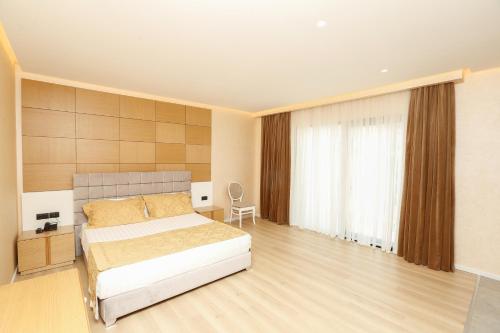 Oxford hotel, Tirana (photo 10)