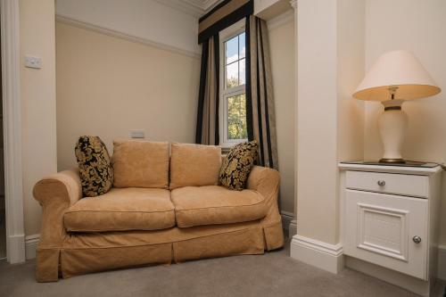 Hemswell Court