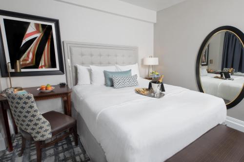 Hotel Viking Ideally located in the prime touristic area of Newport City Center, Hotel Viking promises a relaxing and wonderful visit. Featuring a complete list of amenities, guests will find their stay at the pro