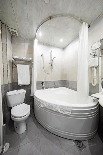 Relax Comfort Suites Hotel - image 8