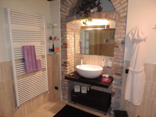 Bathroom, Feeling at Home - Varese Apartment in Varese