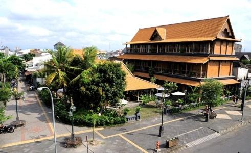 Omah Sinten Heritage Hotel near Agung Surakarta Mosque