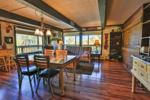 . Brettelberg Slopeside Condos F1