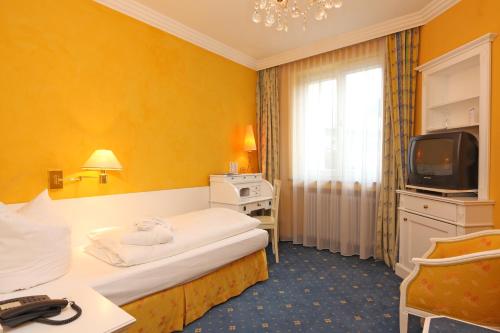 Standard Single Room room in Wittelsbacher Hof Swiss Quality Hotel