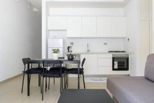 

Luxury beach apartment on Ben Yehuda