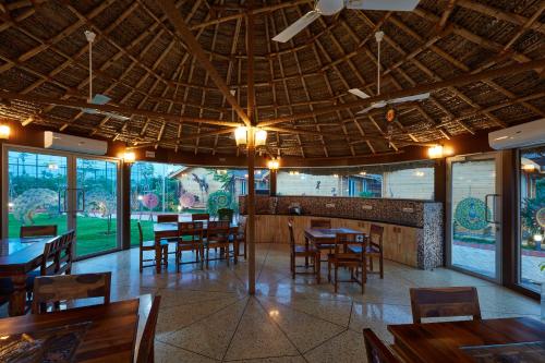 Restaurant, Bodhi Woods Resort in Mamallapuram