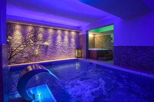 Swimming pool, Hotel Oliveto in Desenzano Del Garda