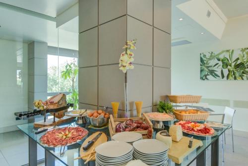 Ardeatina Park Hotel - image 11